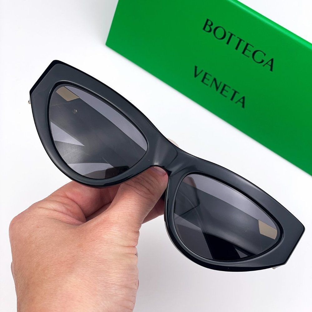 Bottega Veneta BV1176S 001 Sunglasses Black Grey Cat Eye Women